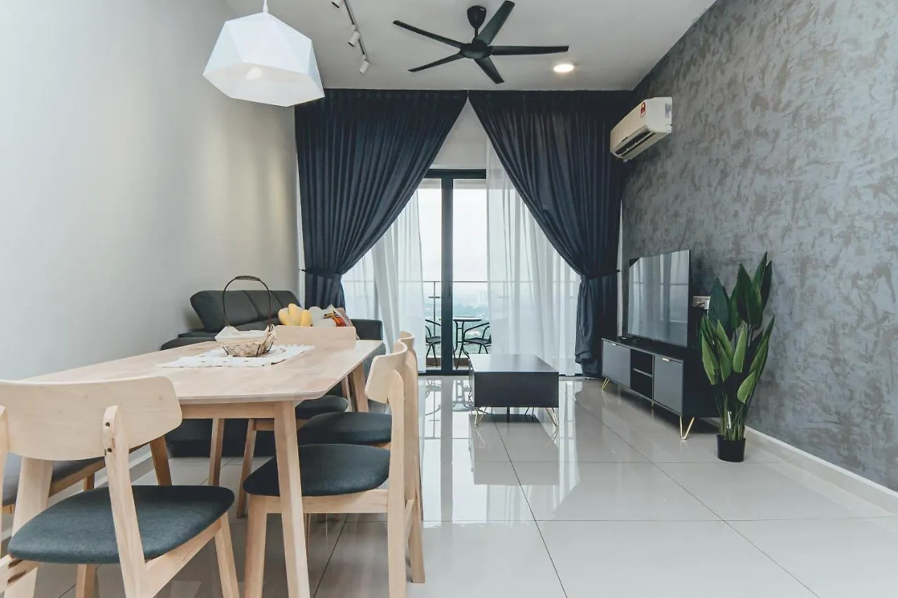 Tranquil Sea View Danga Bay 3Br 6Pax By Our Stay Johor Bahru Apartment