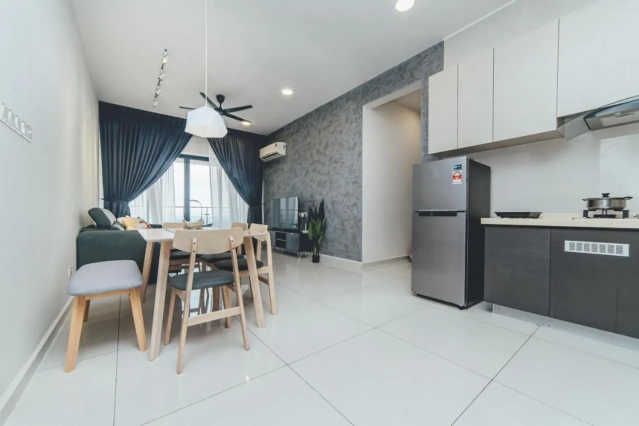 Tranquil Sea View Danga Bay 3Br 6Pax By Our Stay Johor Bahru 0*,  Malaysia